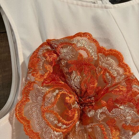 Suzy Shier White Blouse with Orange Floral Accent - Picture 3 of 8